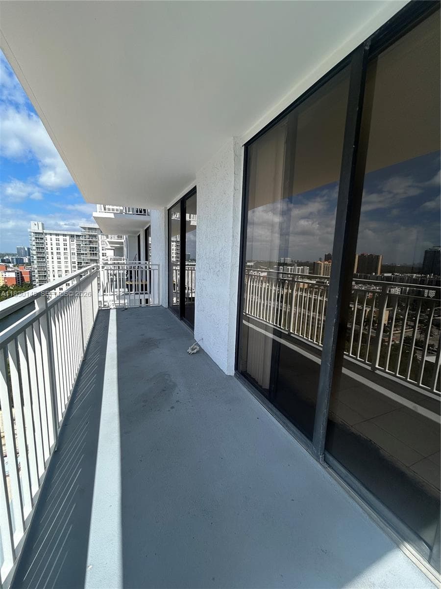 210 174th St 2005 photo 9