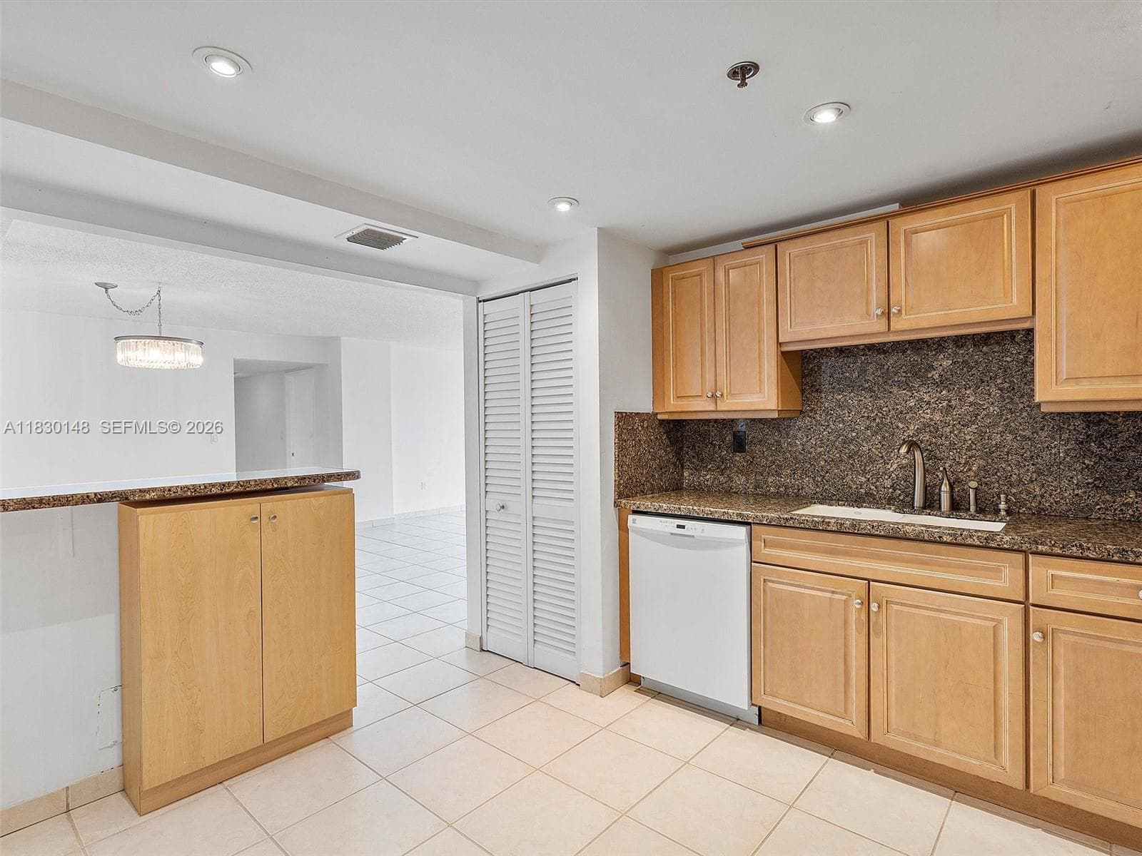 210 174th St 2005 photo 14