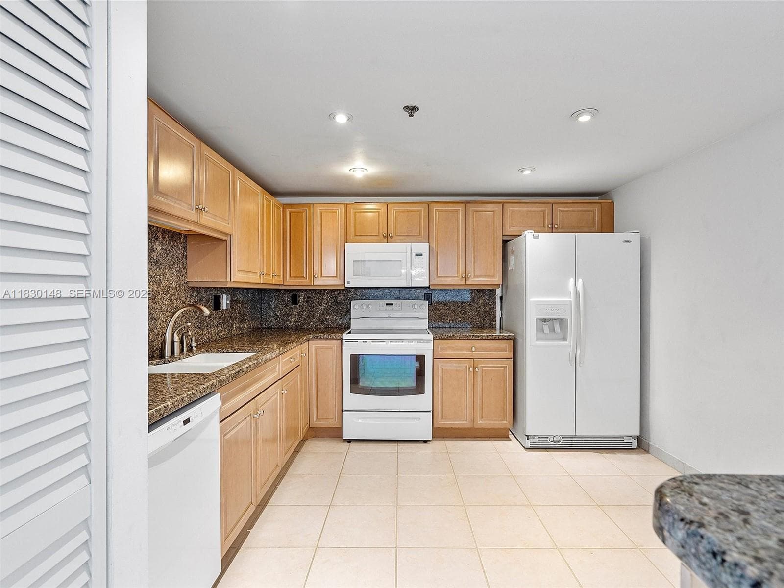 210 174th St 2005 photo 11