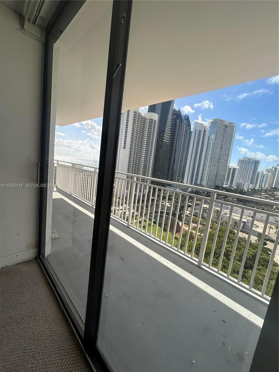 210 174th St 2005 photo 8