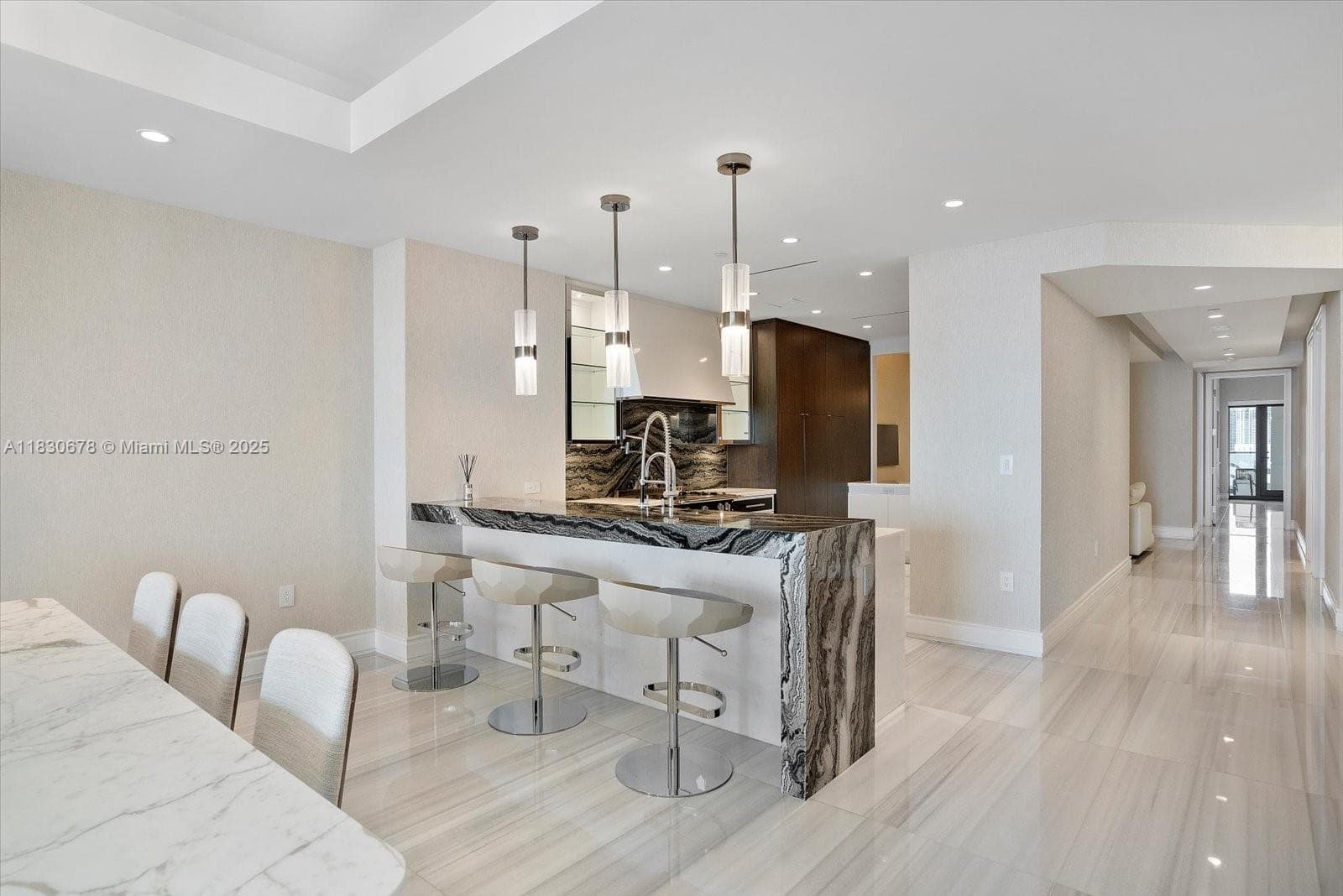 17901 Collins Avenue 902 photo 4