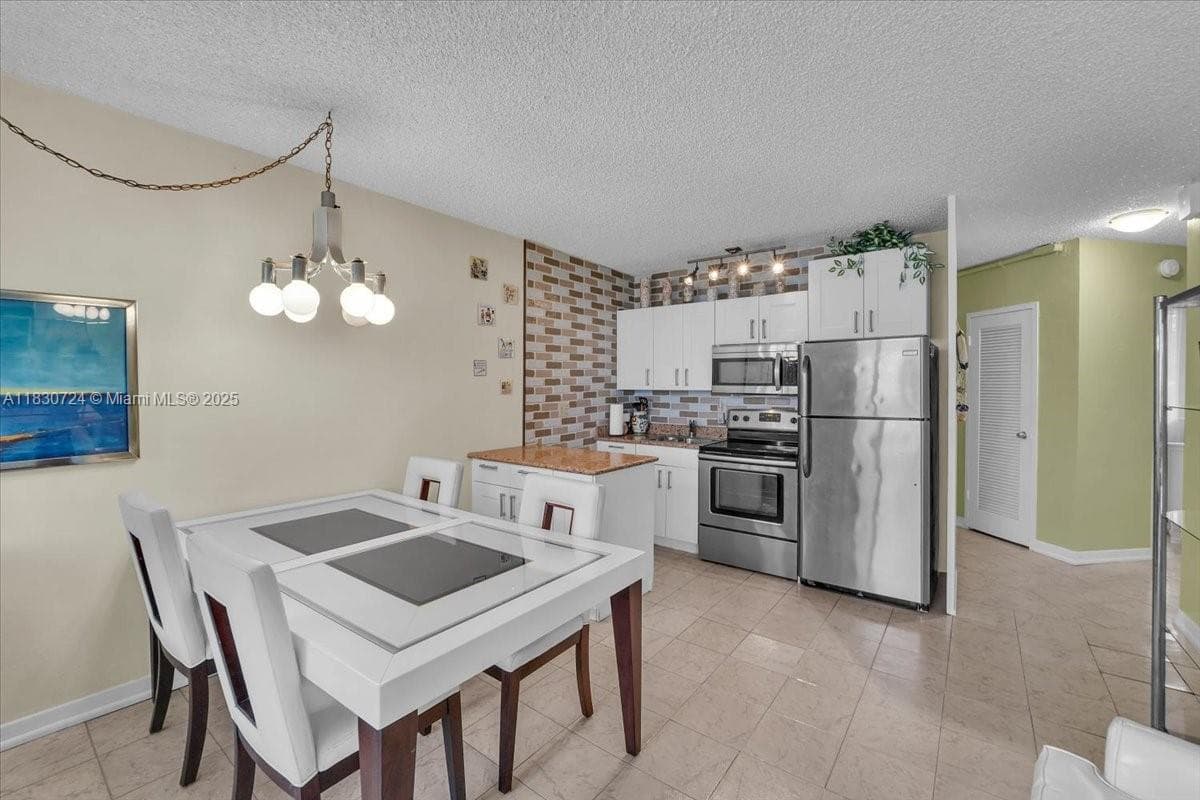 1936 S Ocean Dr 6D photo 7