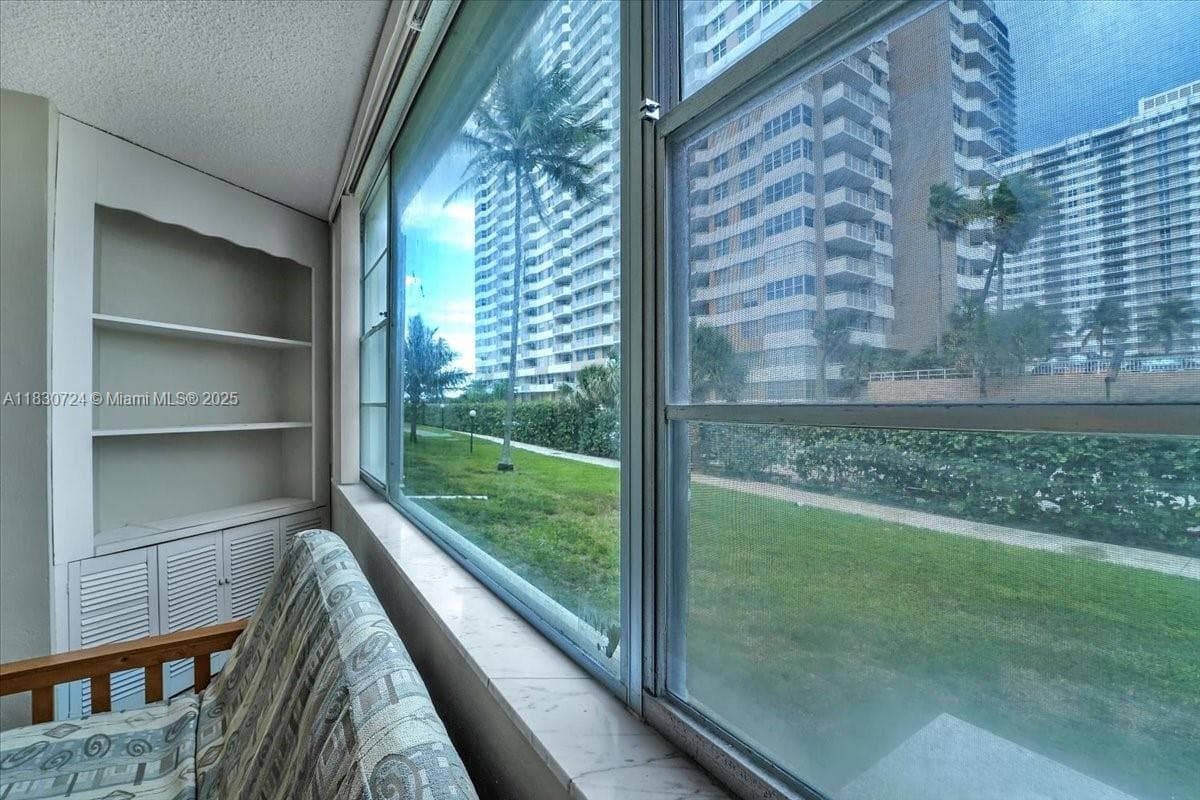1936 S Ocean Dr 6D photo 15