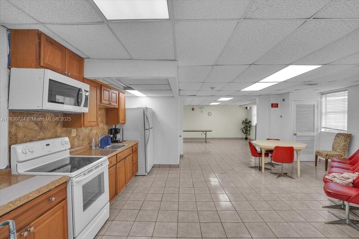 1936 S Ocean Dr 6D photo 19