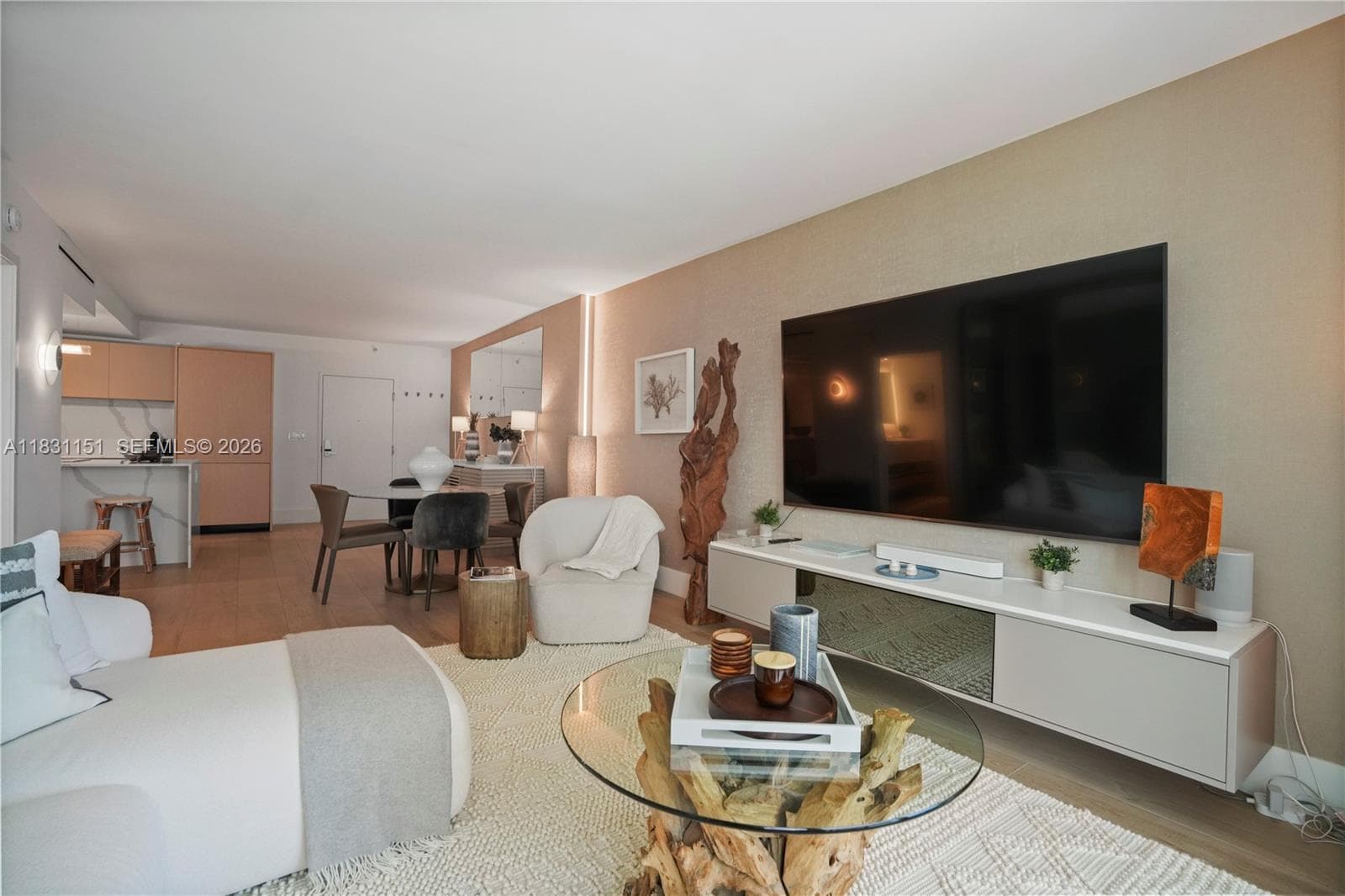 2301 Collins Ave 407 photo 19