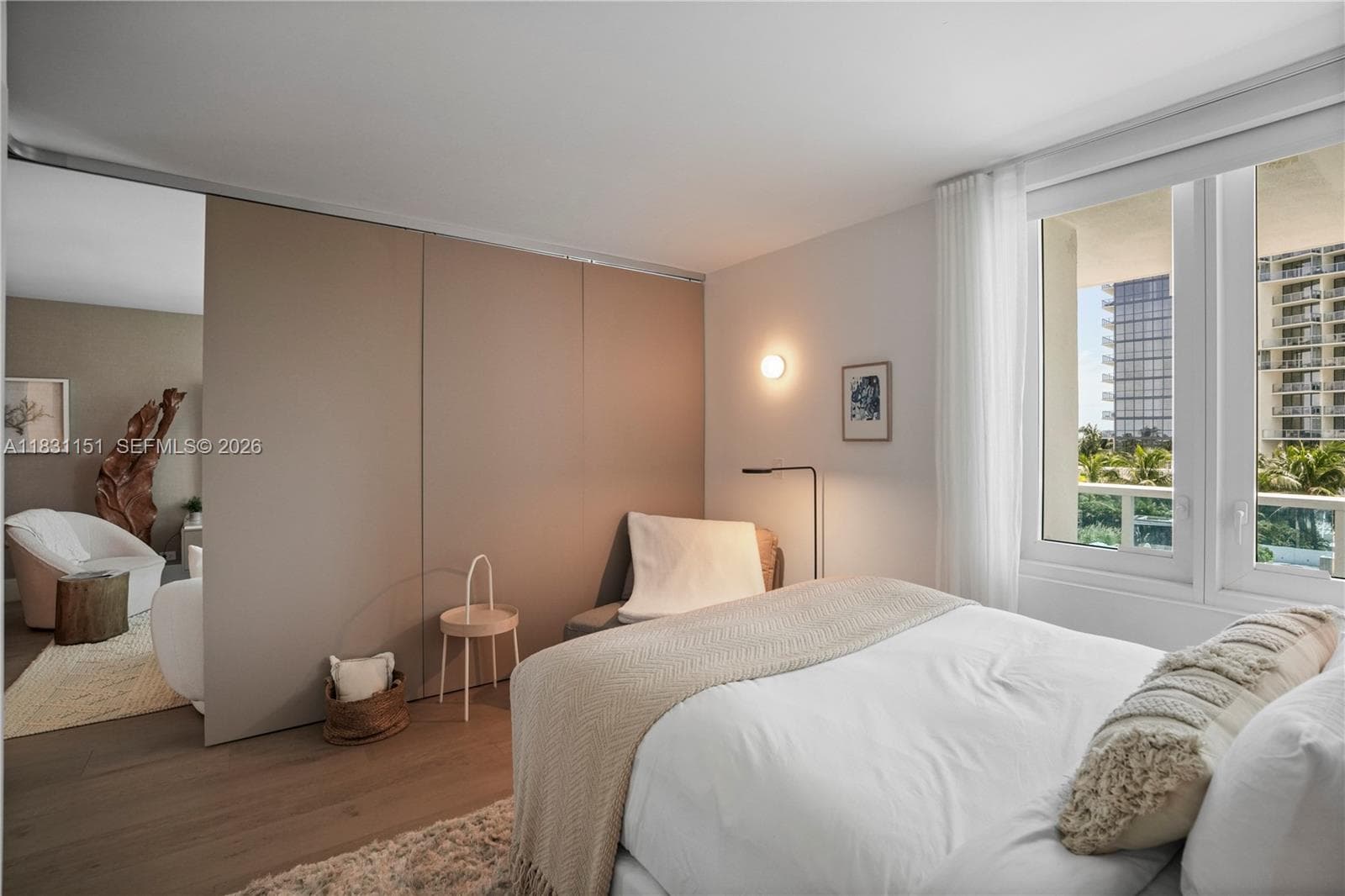 2301 Collins Ave 407 photo 4