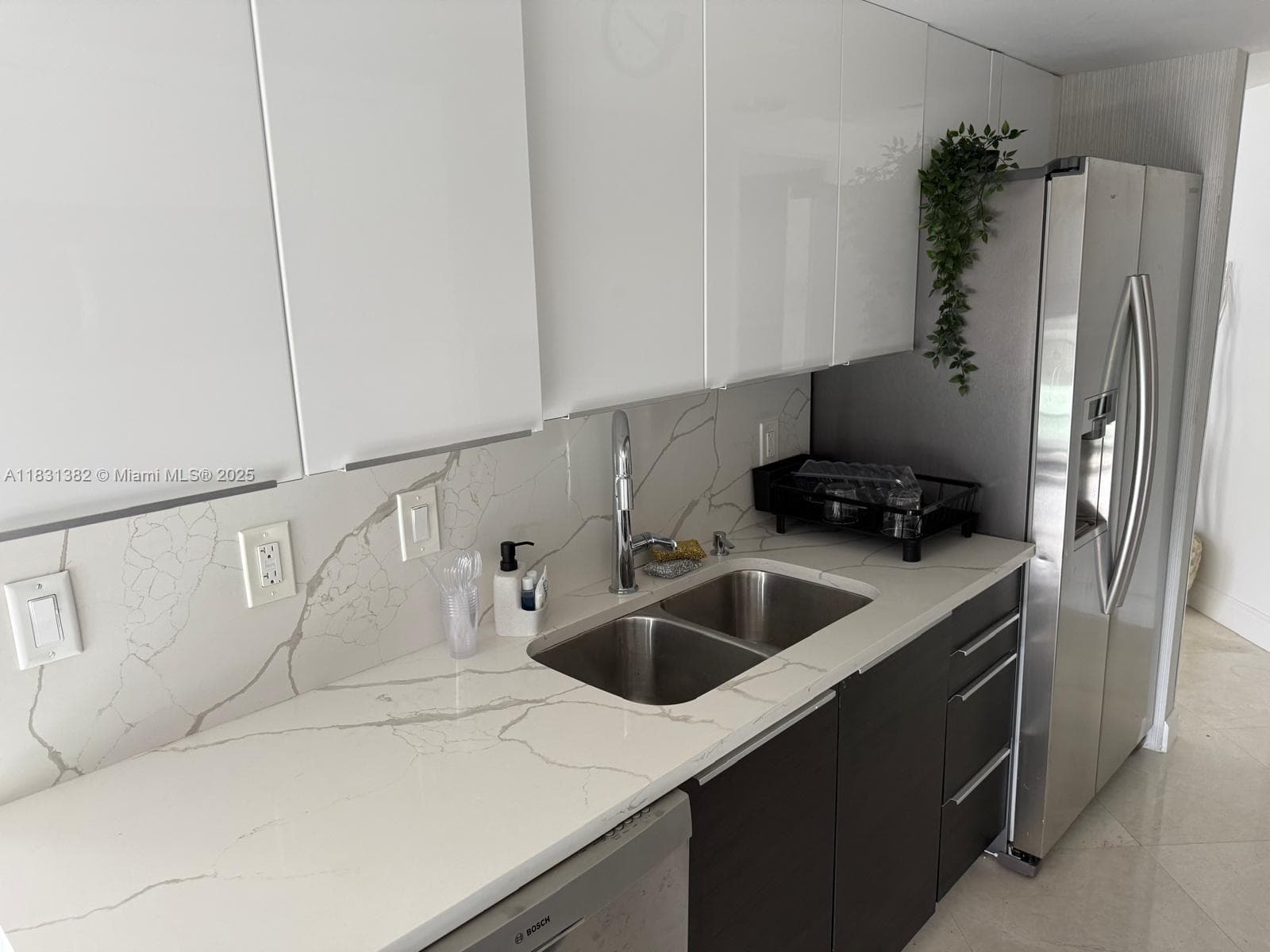 17375 Collins Ave 702 photo 7