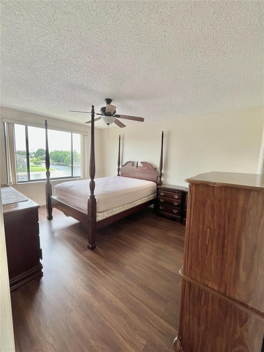9691 N Belfort Circle 305 photo 6