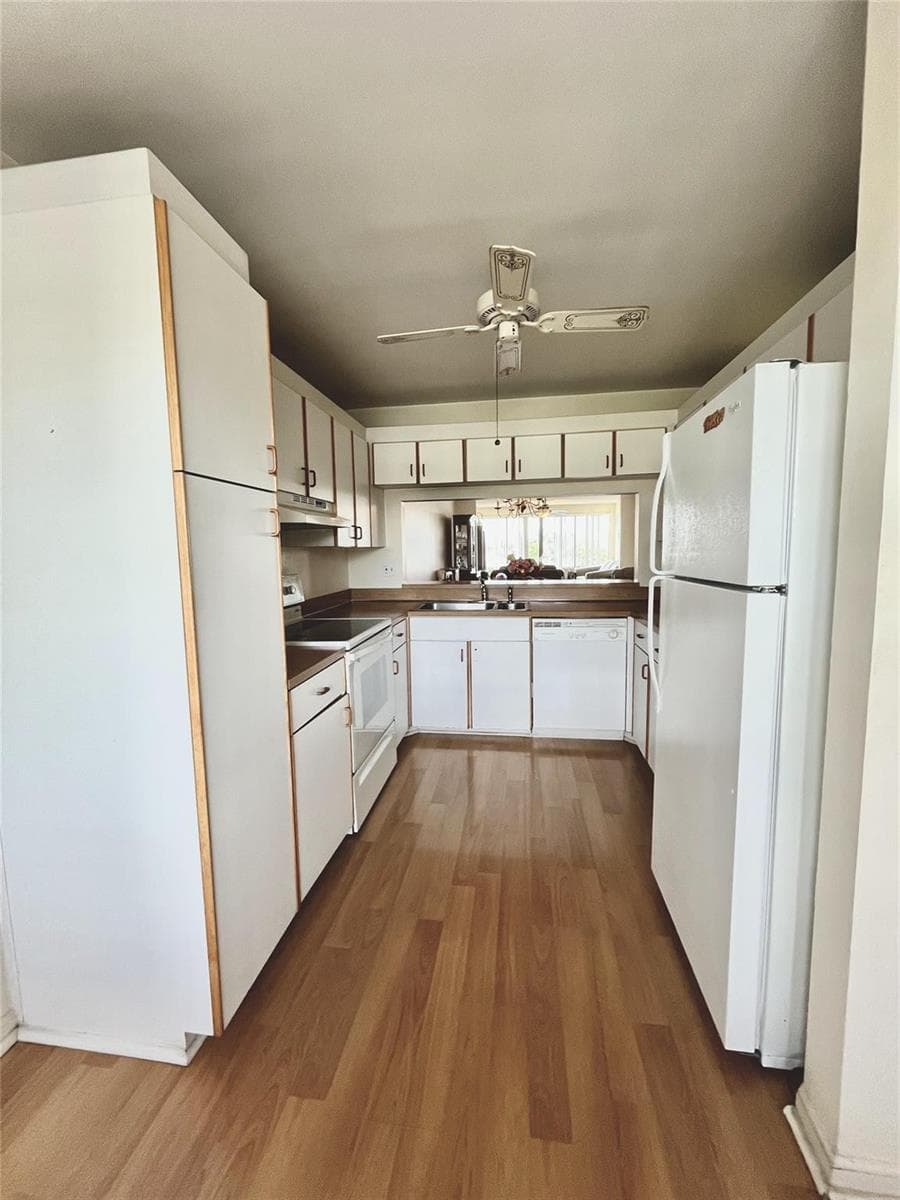 9691 N Belfort Circle 305 photo 16