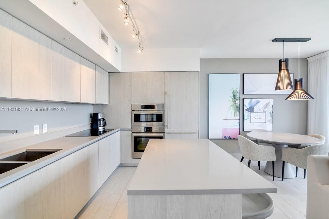 4010 S Ocean Dr R1406 photo 4