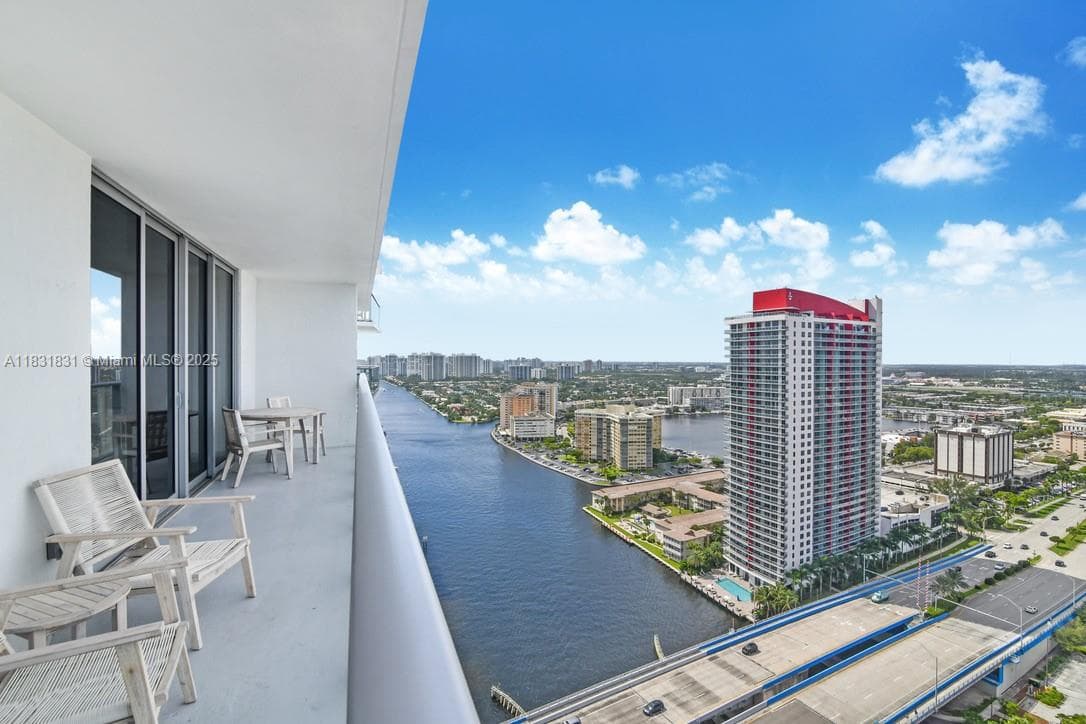 4010 S Ocean Dr R1406 photo 8