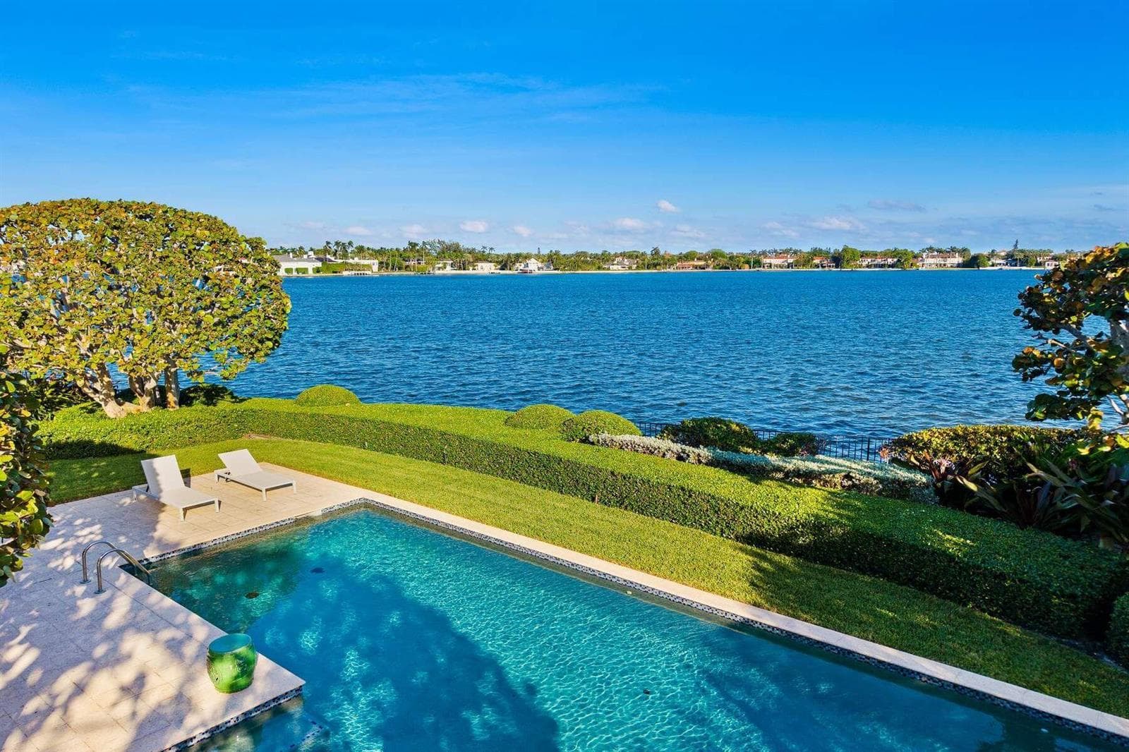 748 Island Drive photo 15