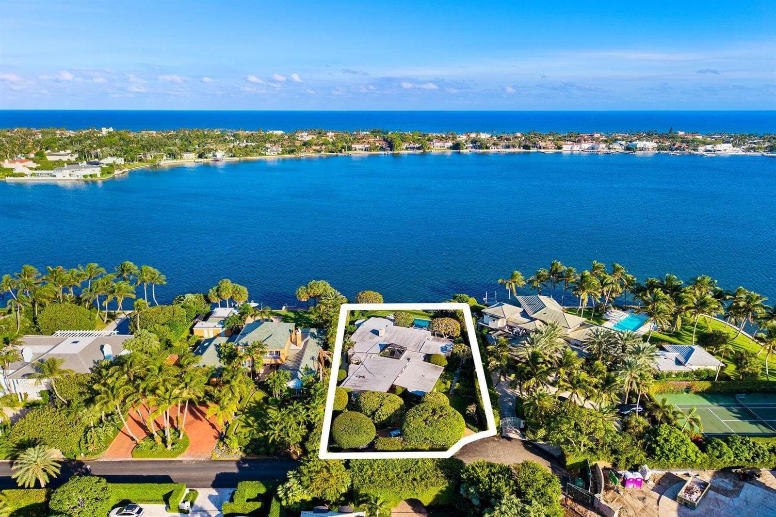 748 Island Drive photo 11