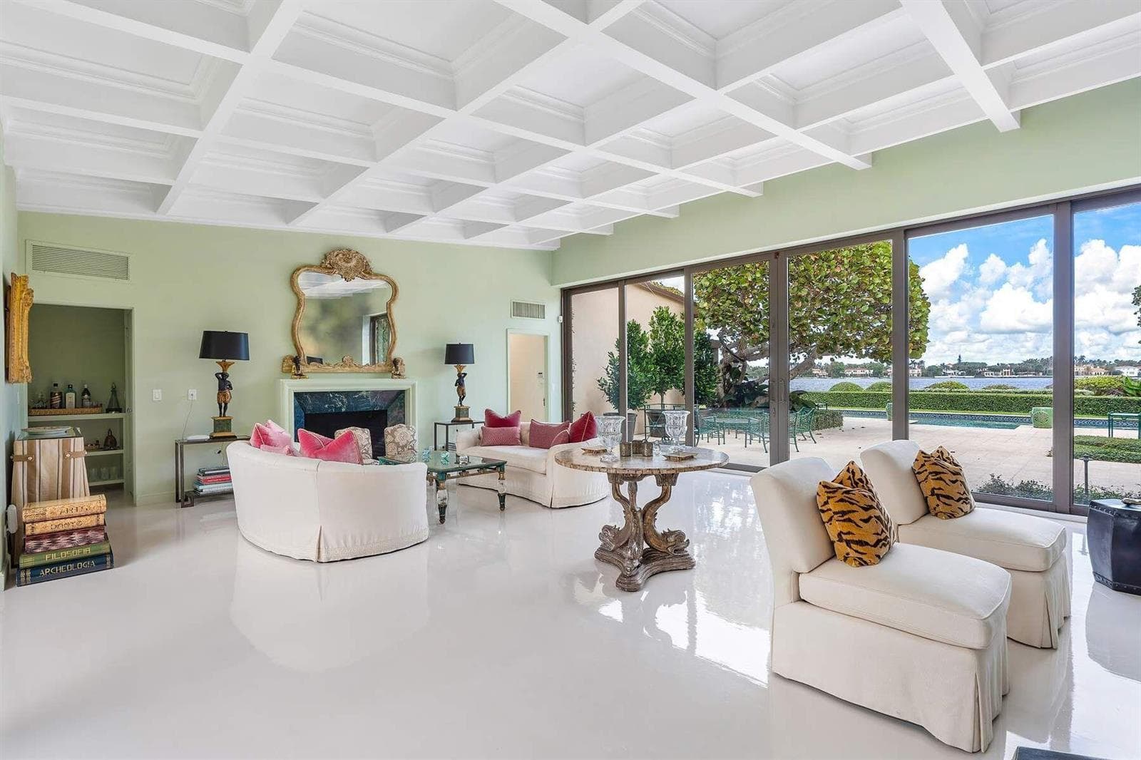 748 Island Drive photo 4