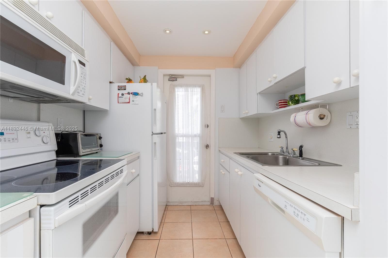 3135 S Ocean Dr 230 photo 3