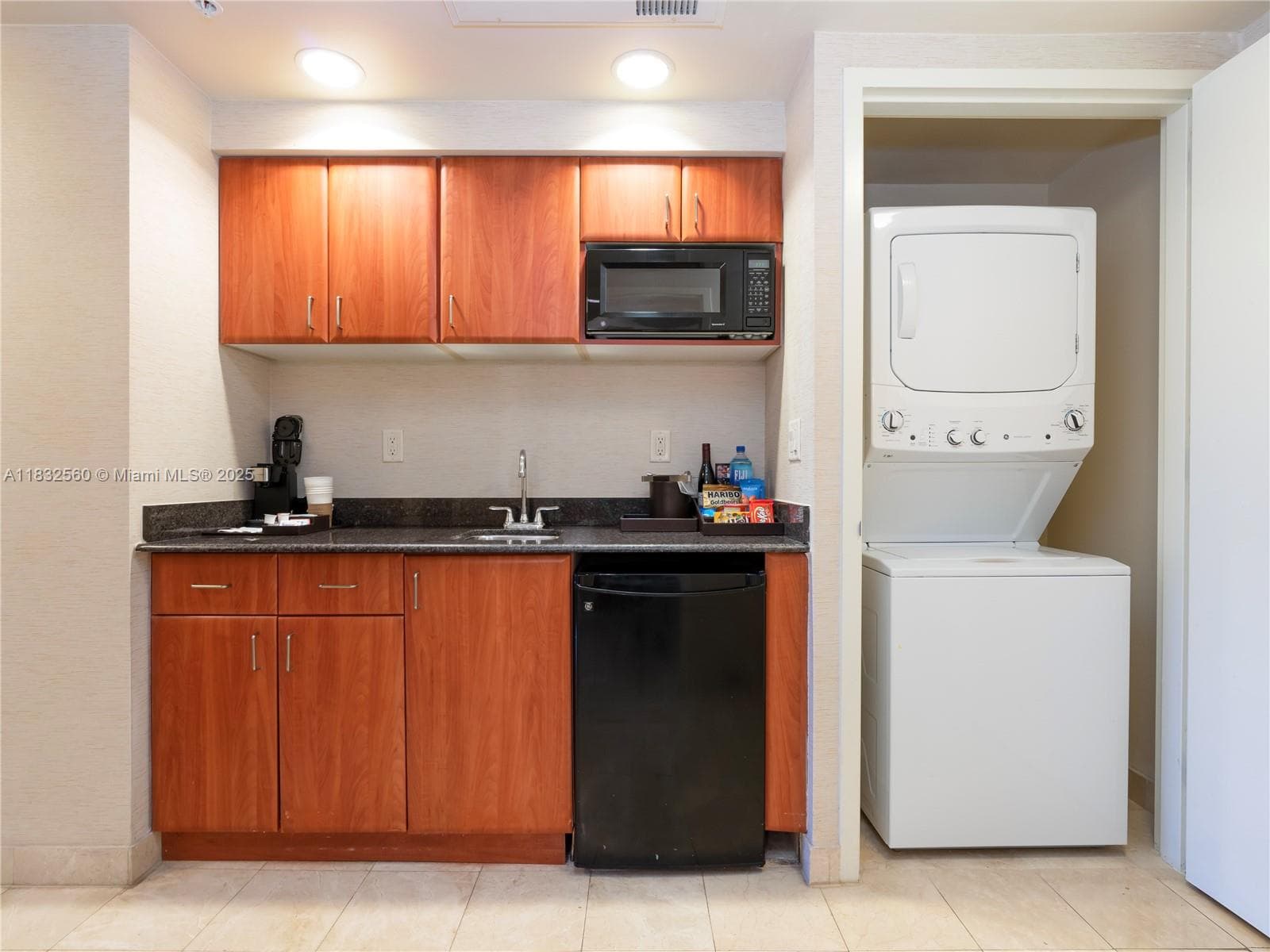 18001 Collins Ave 1107 photo 4
