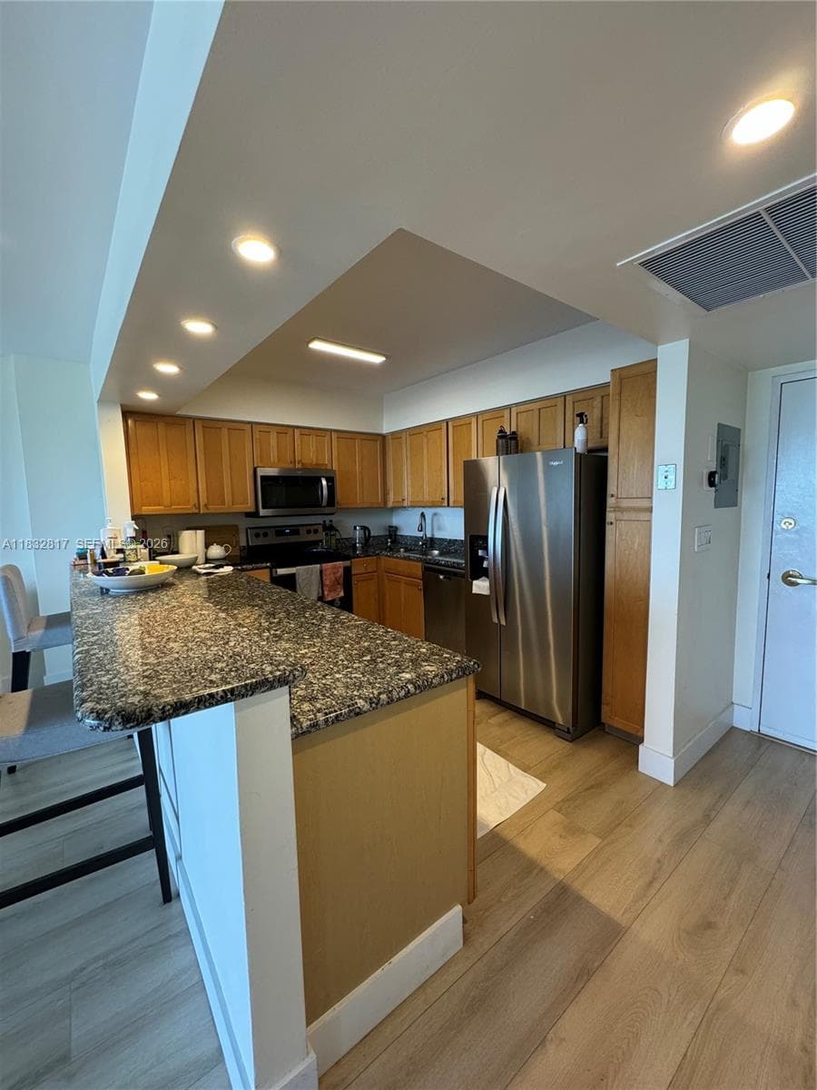 5700 Collins Ave 6J photo 17