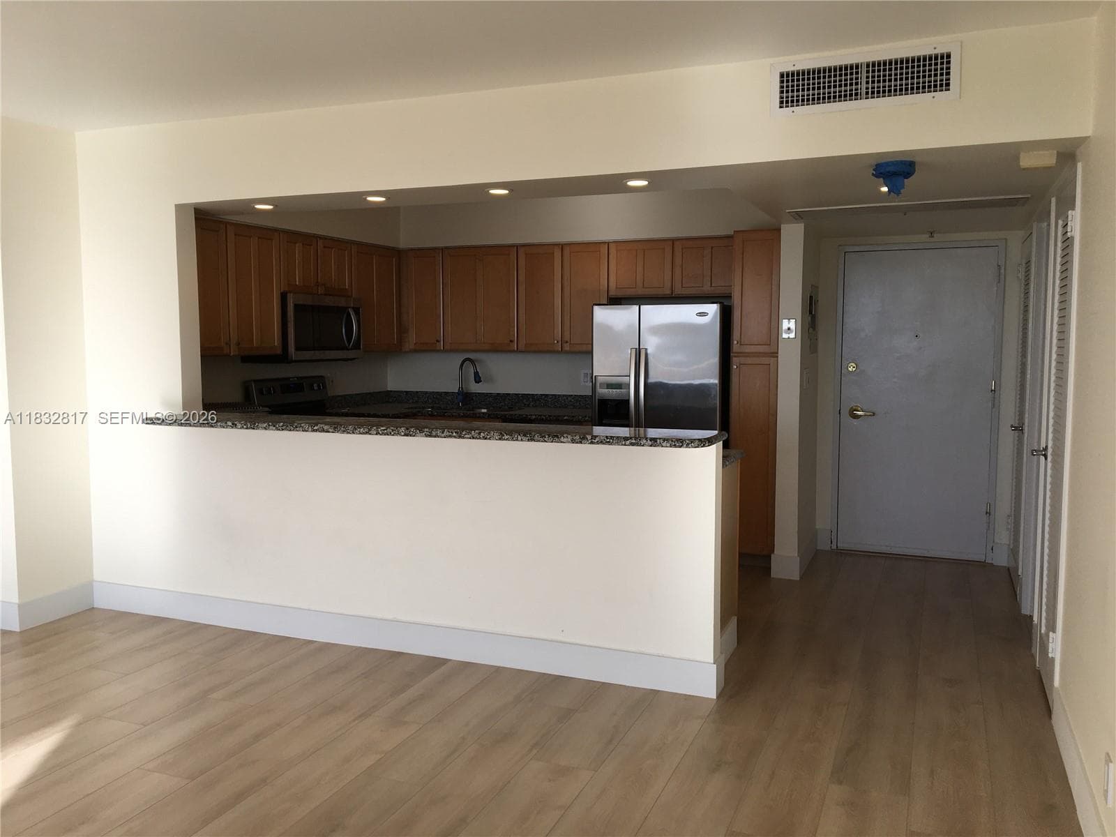 5700 Collins Ave 6J photo 16