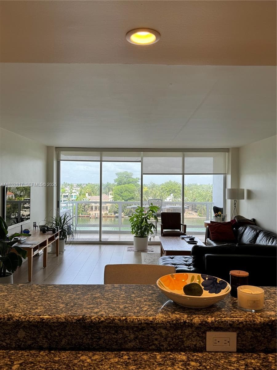5700 Collins Ave 6J photo 12