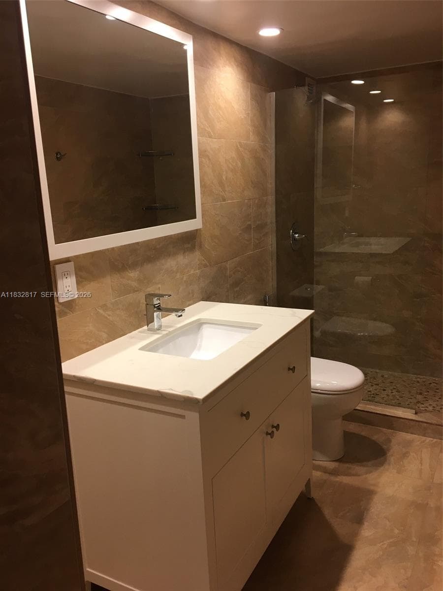 5700 Collins Ave 6J photo 22