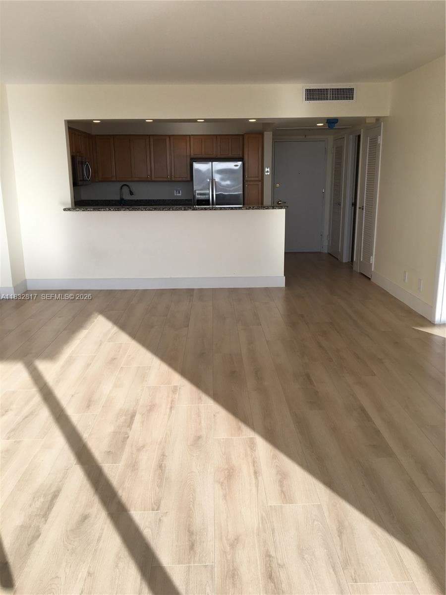 5700 Collins Ave 6J photo 14