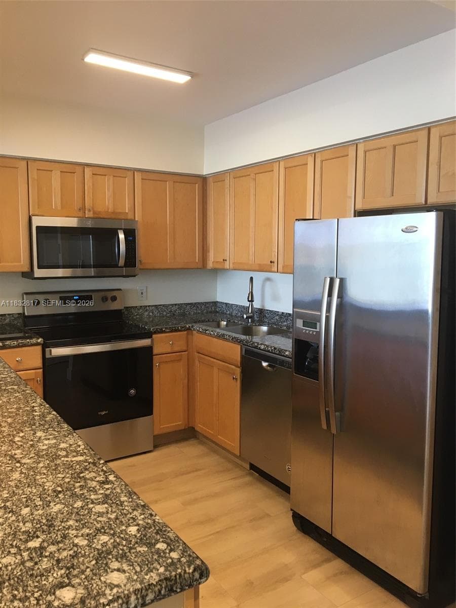 5700 Collins Ave 6J photo 18