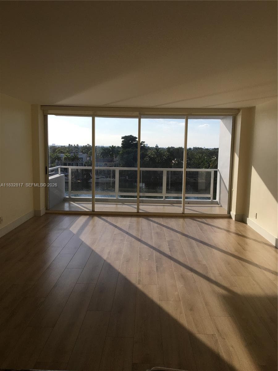 5700 Collins Ave 6J photo 11