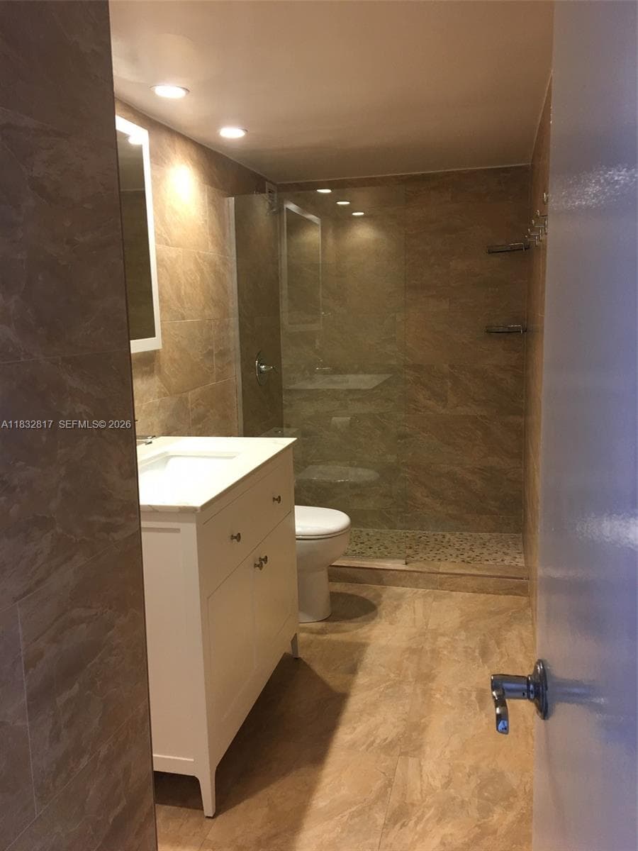 5700 Collins Ave 6J photo 21