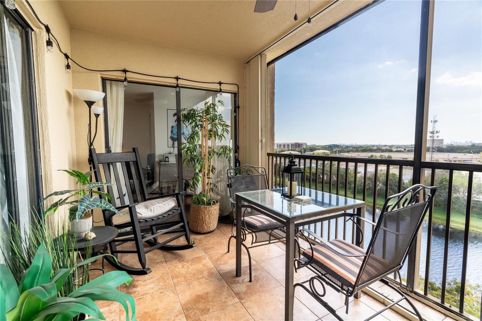 2206 S Cypress Bend Drive 803 photo 2