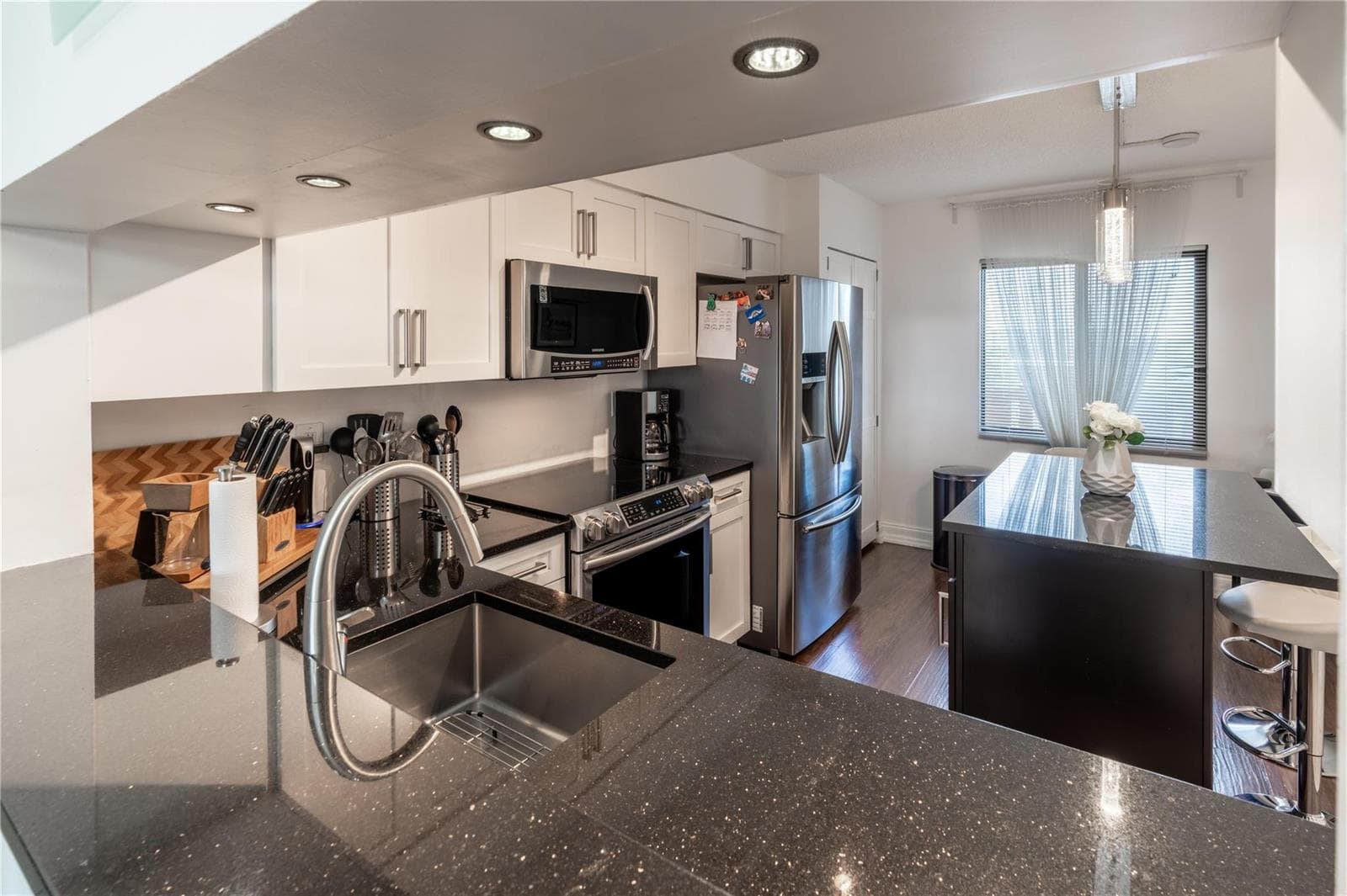 2206 S Cypress Bend Drive 803 photo 14