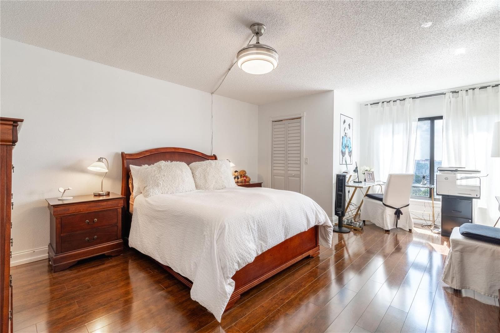 2206 S Cypress Bend Drive 803 photo 18