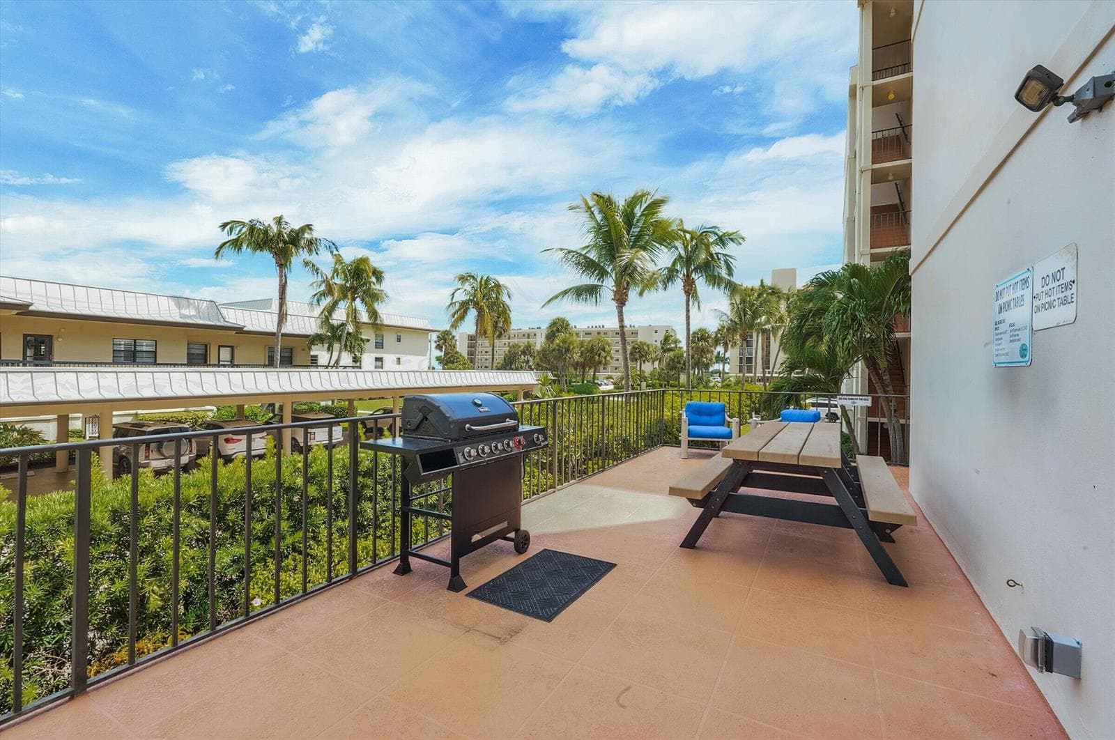 225 Beach Road 205 photo 23