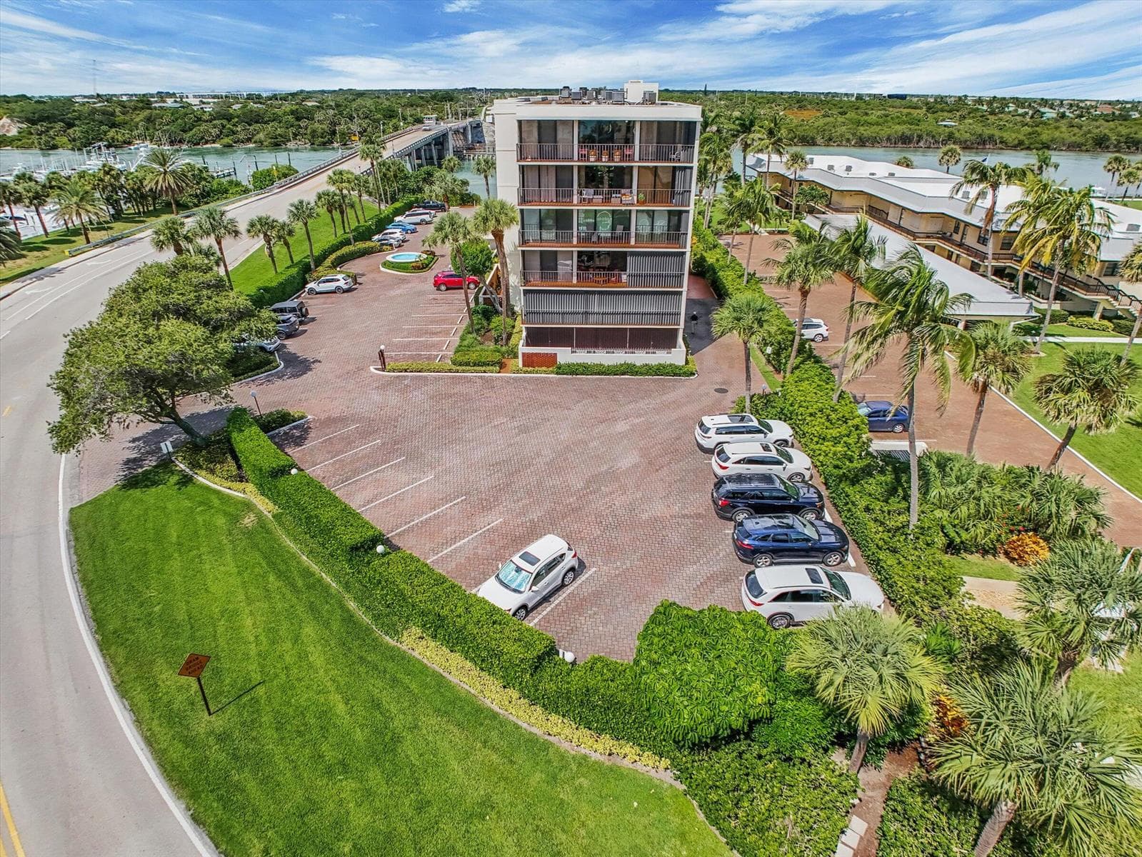 225 Beach Road 205 photo 22