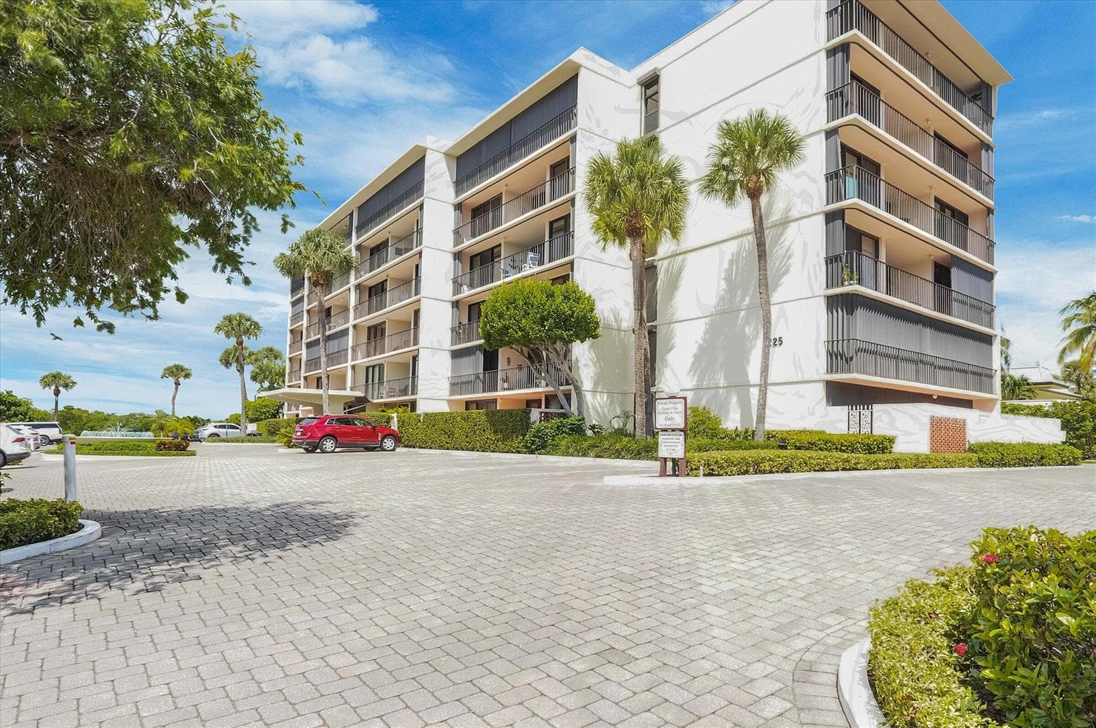 225 Beach Road 205 photo 1
