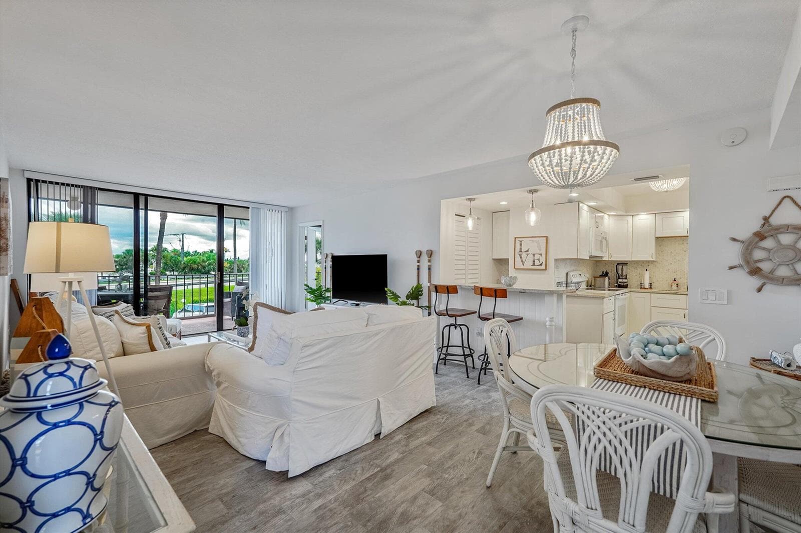 225 Beach Road 205 photo 10