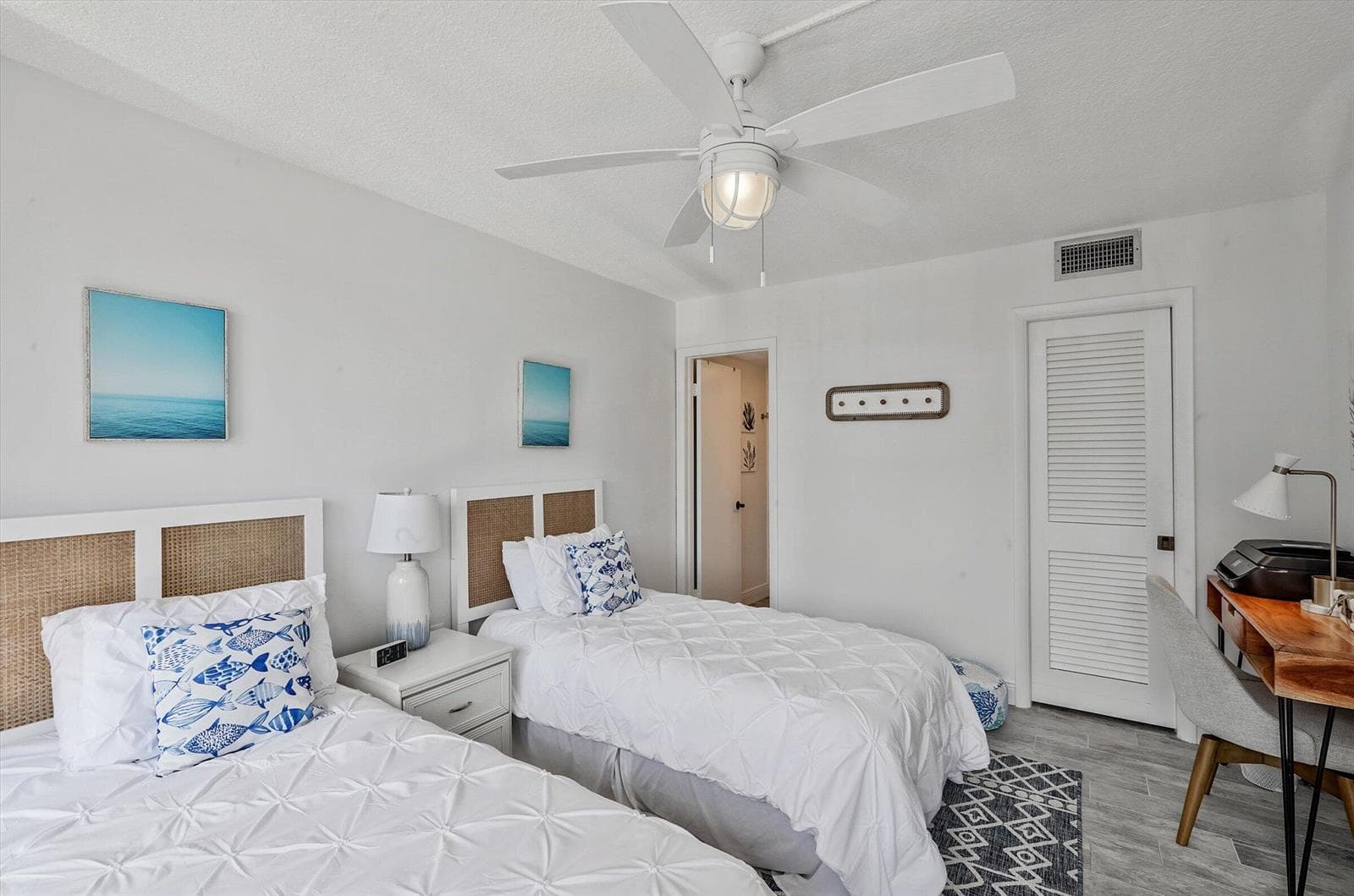 225 Beach Road 205 photo 14