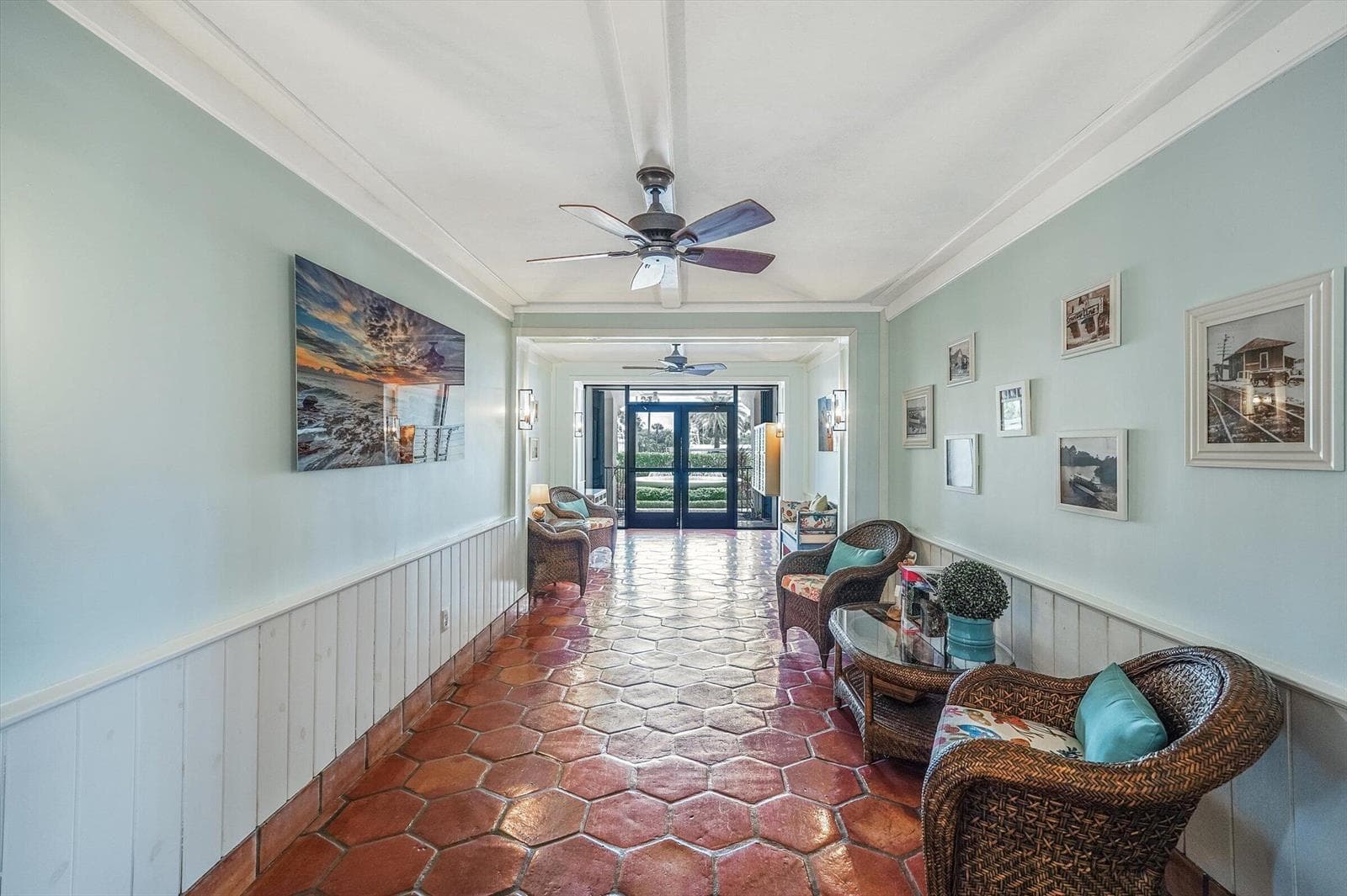 225 Beach Road 205 photo 4