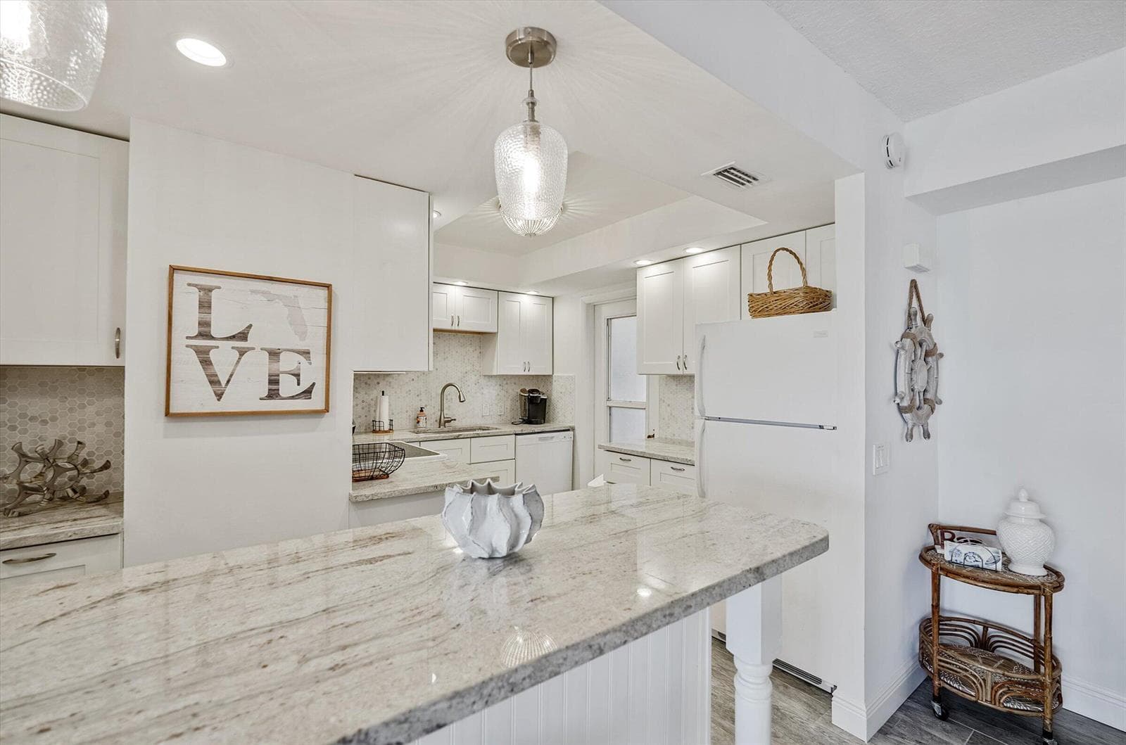 225 Beach Road 205 photo 8