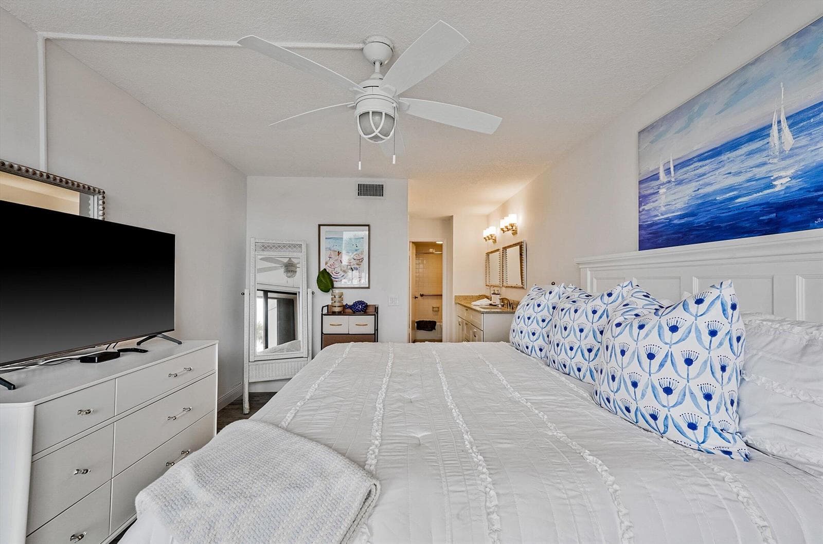 225 Beach Road 205 photo 25