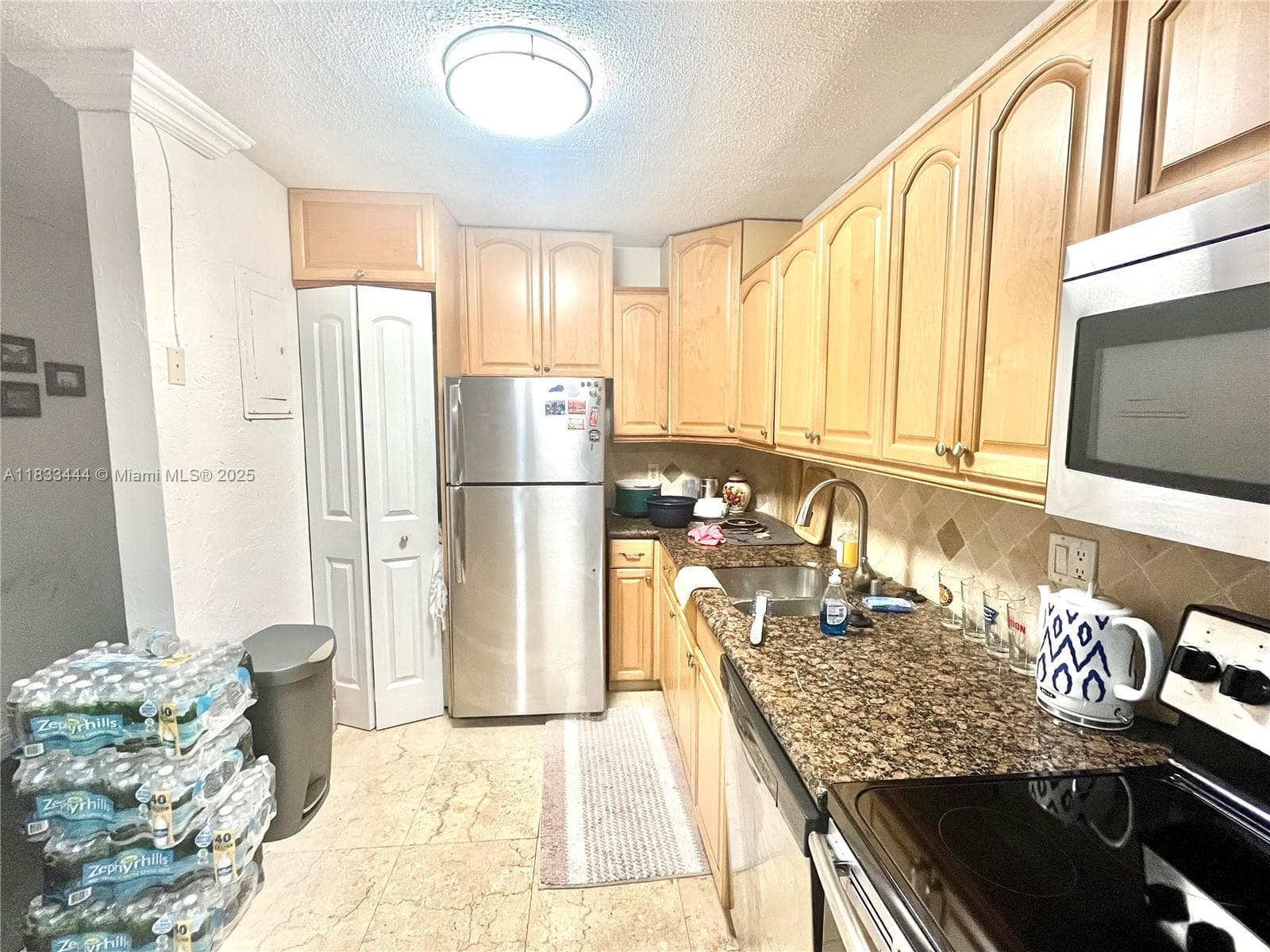 2841 NE 33rd Ct 104 photo 6