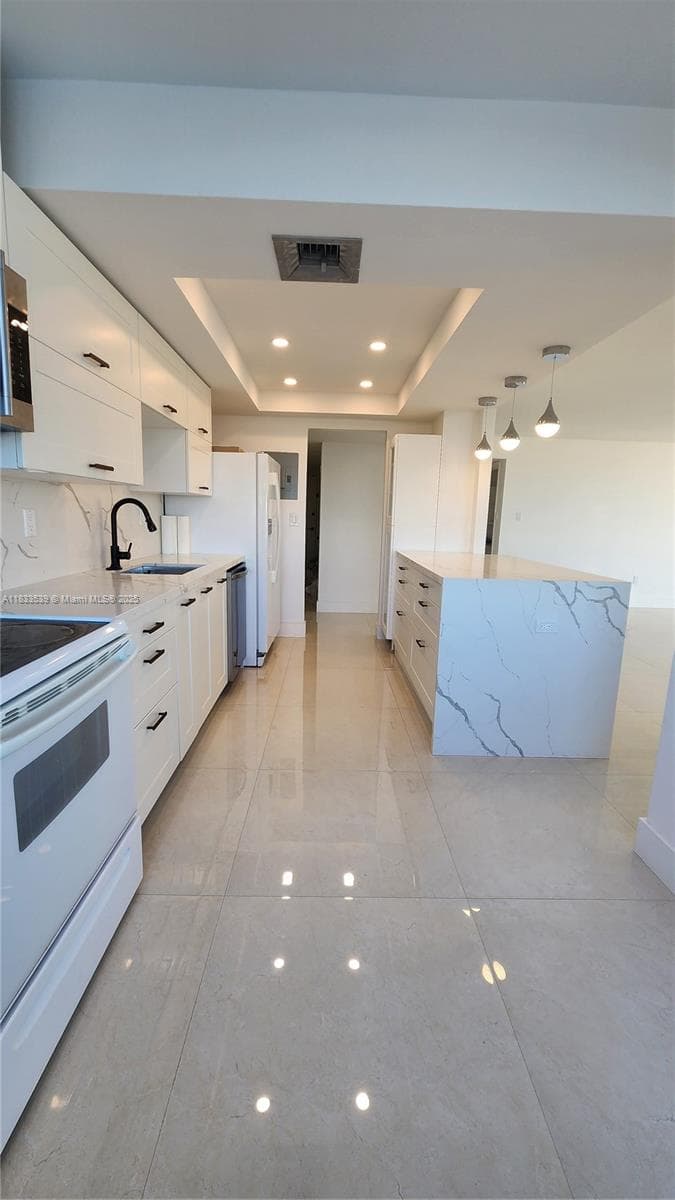18051 Biscayne Blvd 1705 photo 2