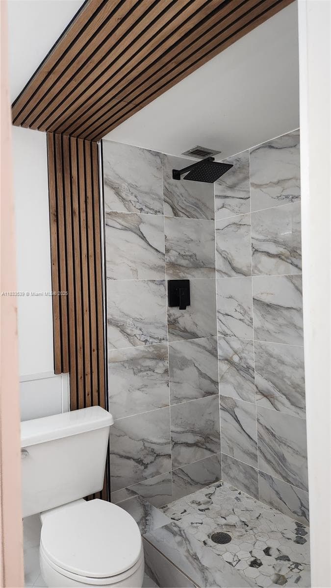 18051 Biscayne Blvd 1705 photo 16