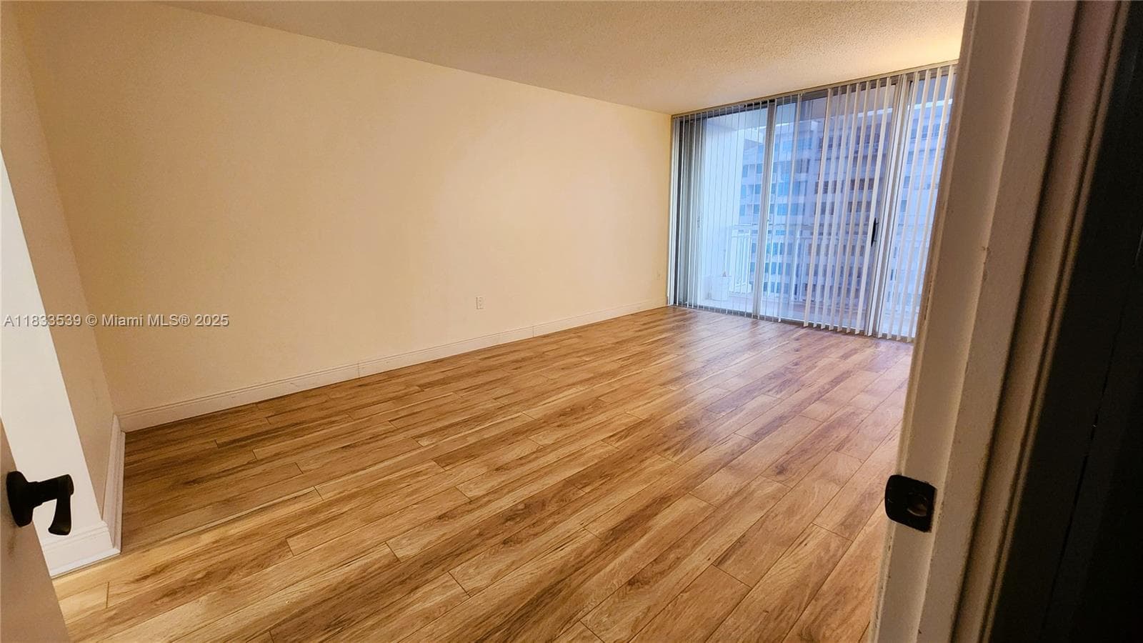 18051 Biscayne Blvd 1705 photo 12