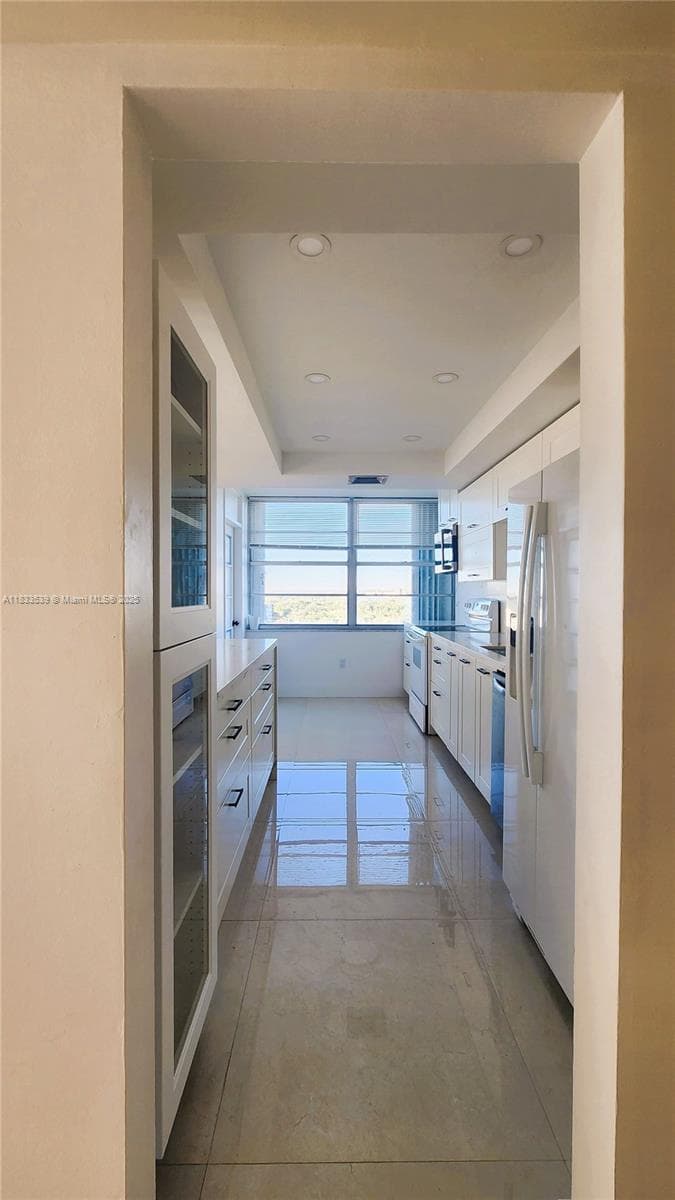 18051 Biscayne Blvd 1705 photo 10