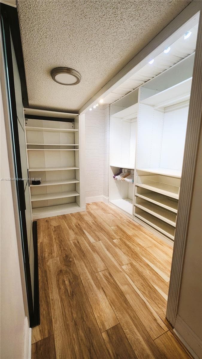 18051 Biscayne Blvd 1705 photo 14