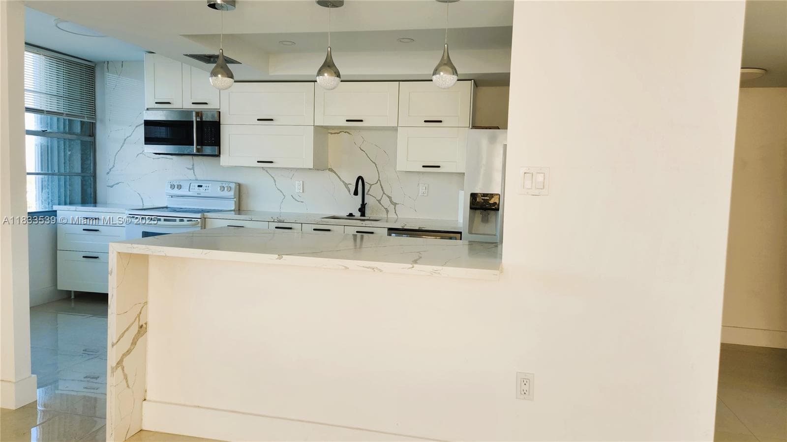 18051 Biscayne Blvd 1705 photo 8
