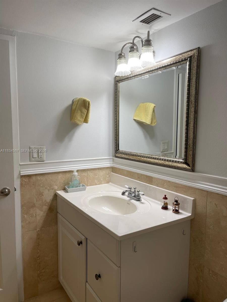 3180 S Ocean Dr 1602 photo 17