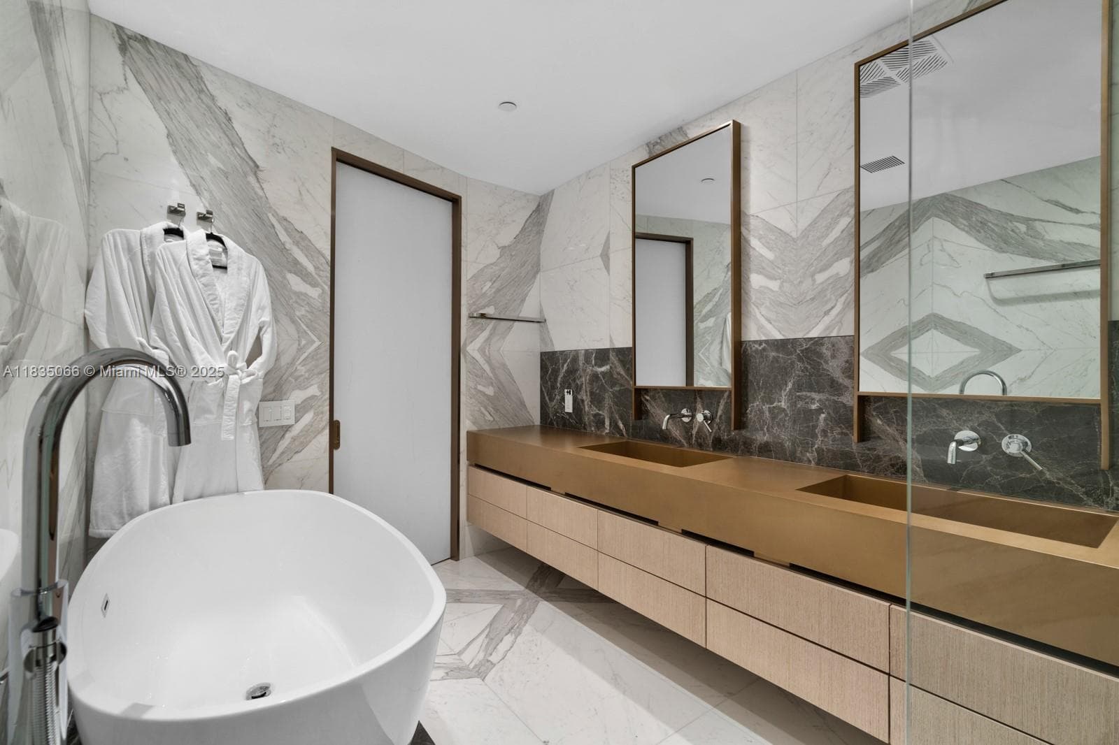 18555 Collins Ave 2701 photo 18