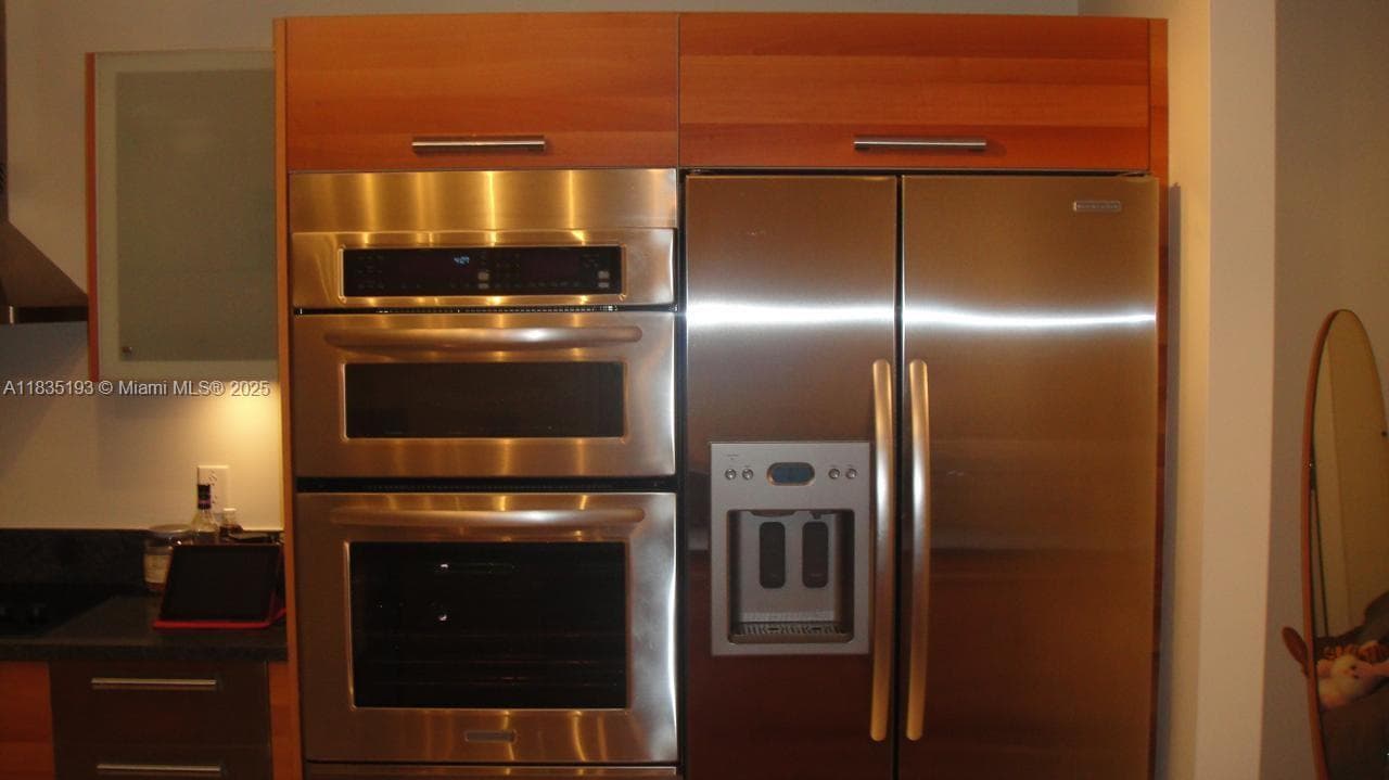 2950 NE 188th St 222 photo 8