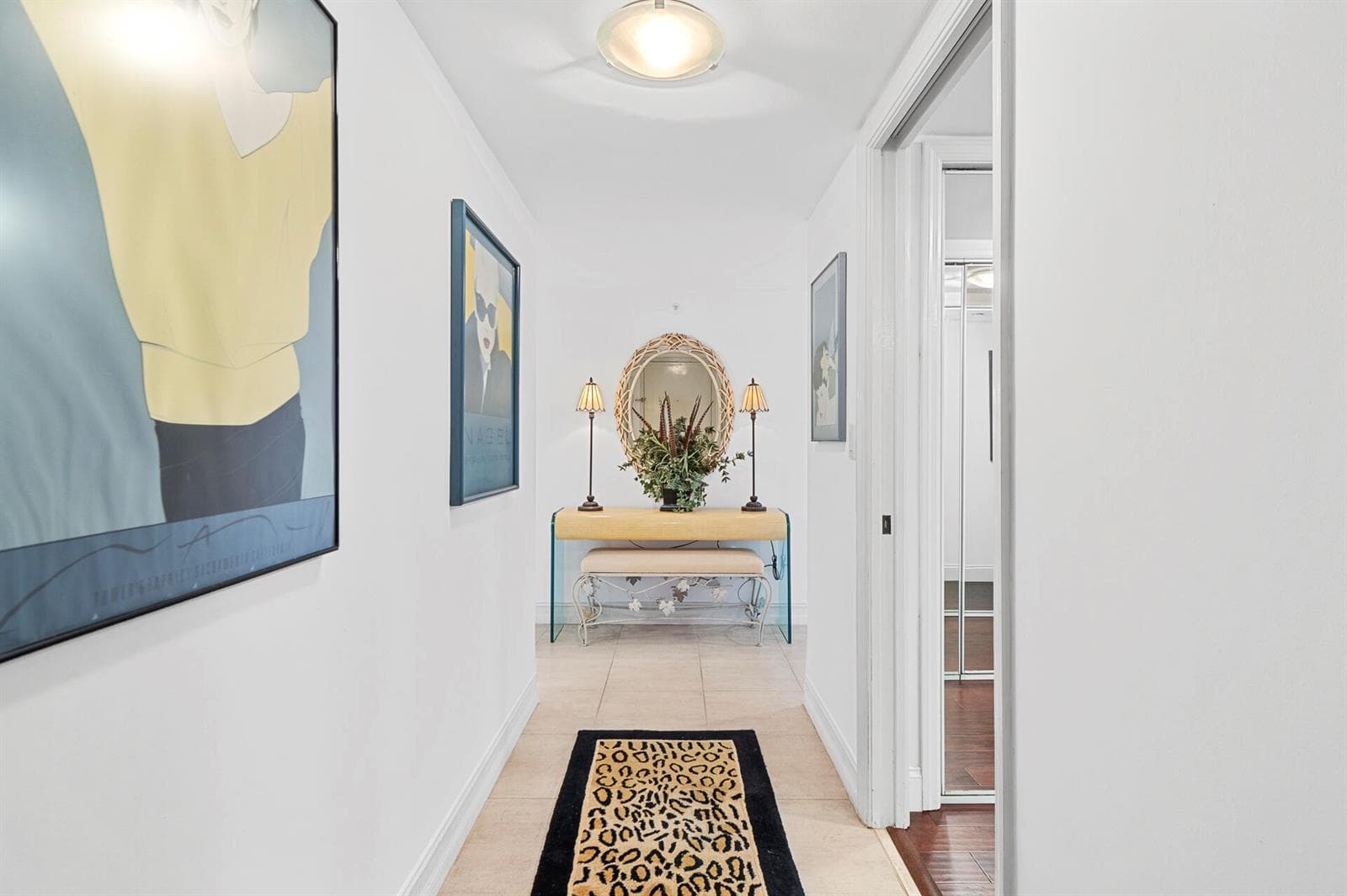 859 Jeffery Street 401 photo 20